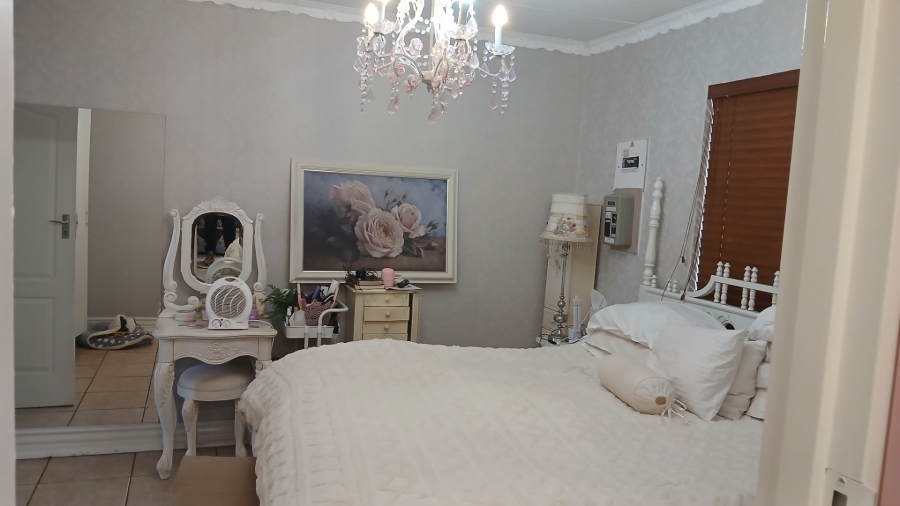 2 Bedroom Property for Sale in Langenhovenpark Free State